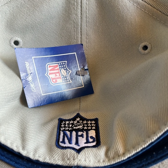 Reebok cap size 7 1/2 and the colors are white, royal and gray - Picture 5 of 5